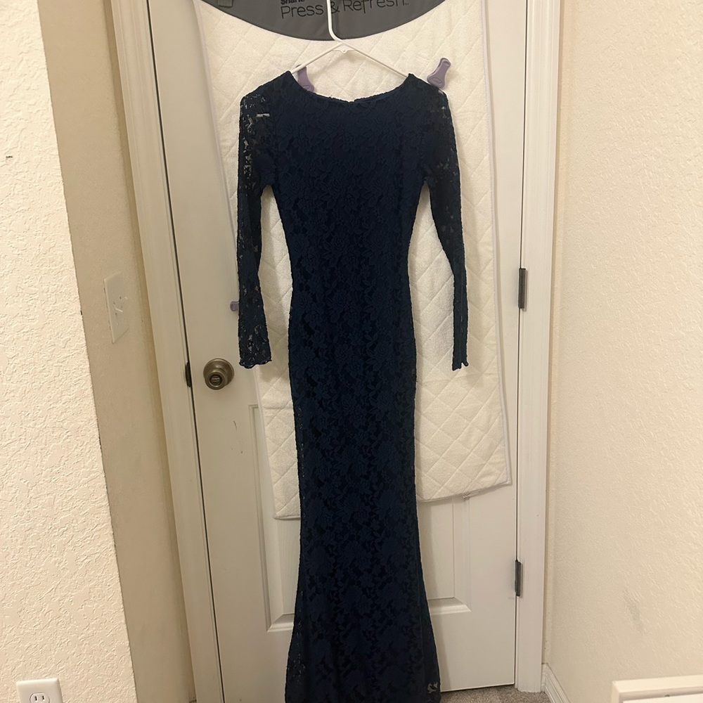 Blue coctel dress with open back